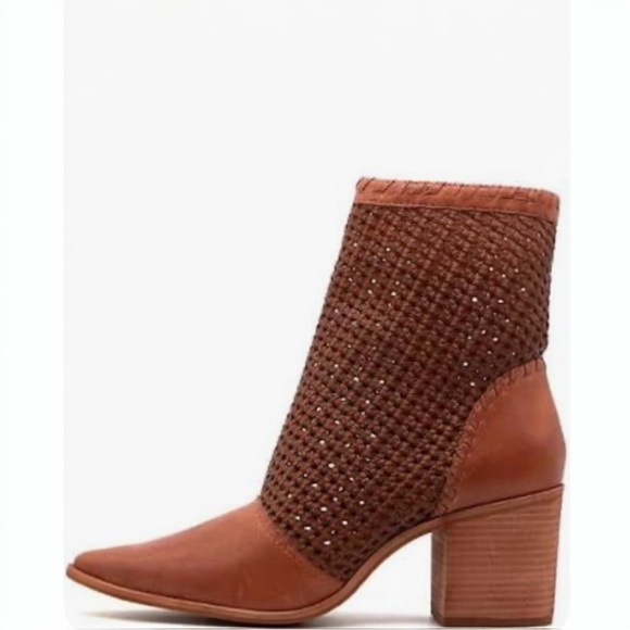 NEW KAANAS Basketweave Leather Boots Size 11 - Picture 2 of 2